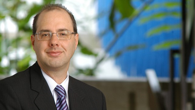 Entrevista con el Dr. Urbi Garay. Más allá del lienzo: La relación entre el arte y la&nbsp;economía